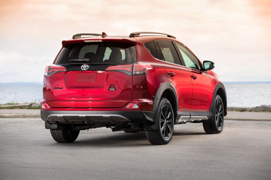  Toyota RAV4 Trail Edition 2017 года  (CA) (фото 14 из 27)